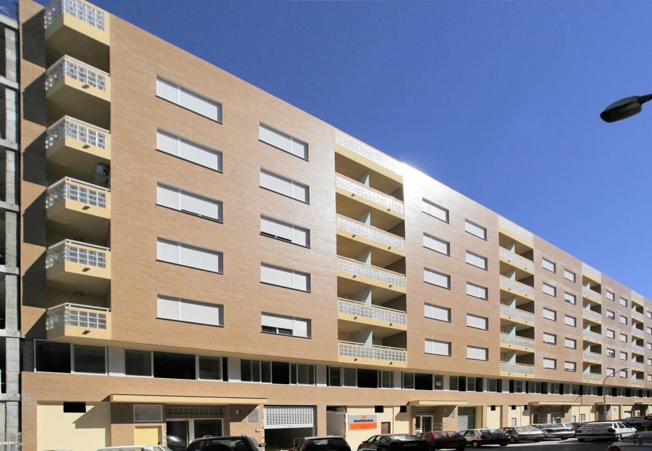 Local Commercial à Oliva - GC12