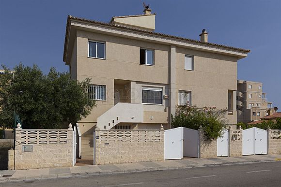 To rent Townhouse Oliva