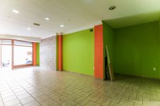 Local comercial en Oliva - OBJU
