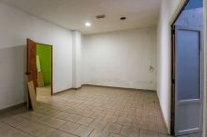 Local comercial en Oliva - OBJU